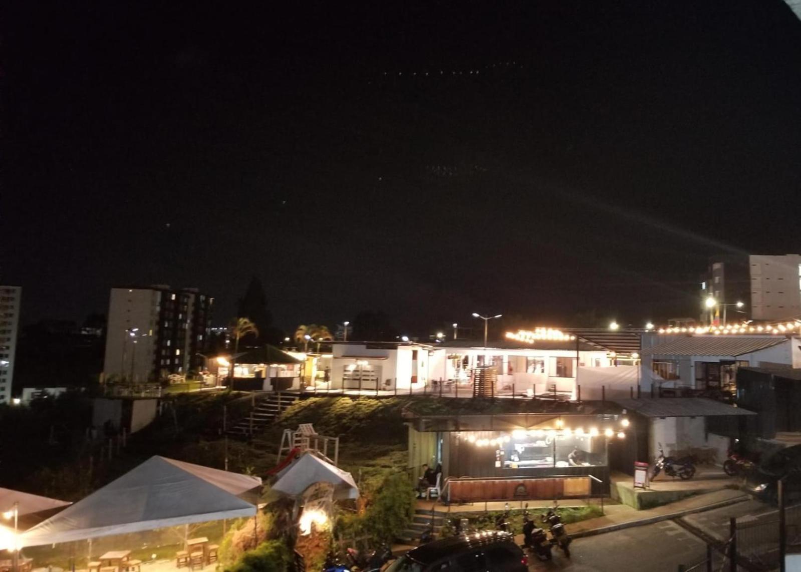 En El Norte De Armenia, En La Via A Salento Y Filandia Con Parqueadero De Carro Apartment